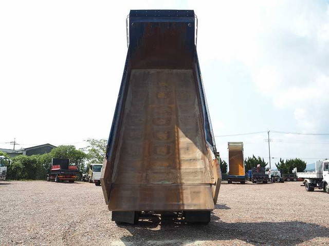 三菱ふそうスーパーグレートダンプ大型（10t）[写真10]