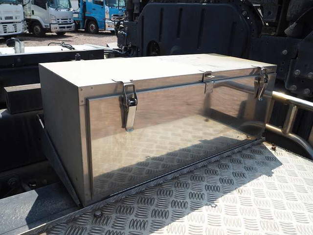 三菱ふそうスーパーグレートダンプ大型（10t）[写真17]