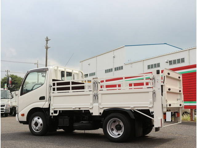 トヨタその他の車種平ボディ小型（2t・3t）[写真02]