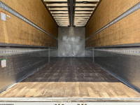 いすゞギガアルミウイング大型（10t）[写真11]