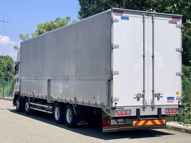 いすゞギガアルミウイング大型（10t）[写真02]