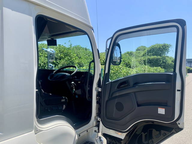 いすゞギガアルミウイング大型（10t）[写真26]