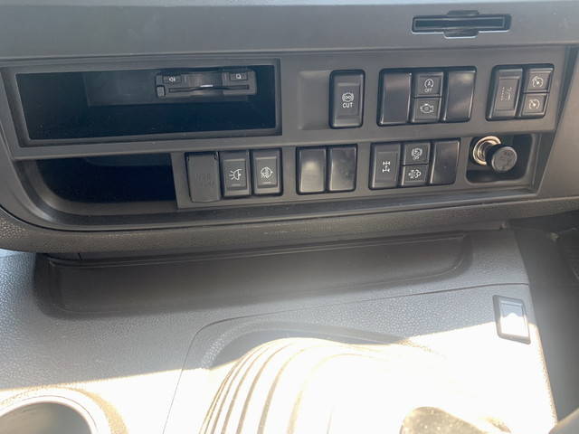 いすゞギガアルミウイング大型（10t）[写真35]