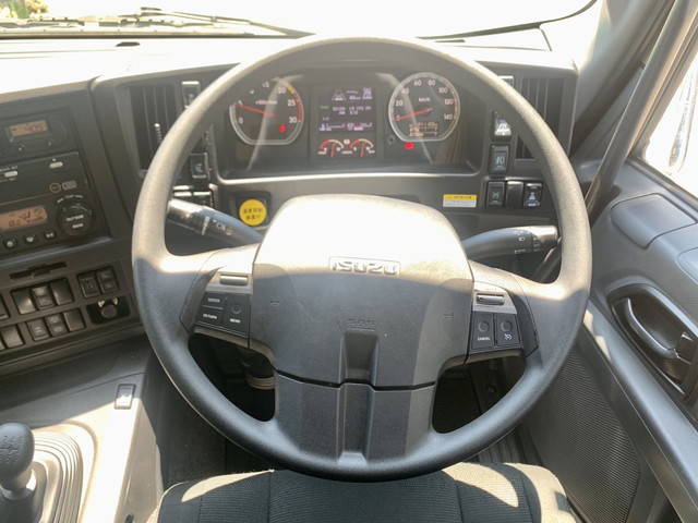 いすゞギガアルミウイング大型（10t）[写真36]