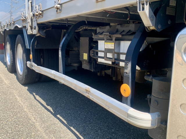 いすゞギガアルミウイング大型（10t）[写真40]