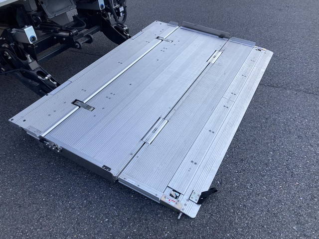 日野デュトロアルミバン小型（2t・3t）[写真10]