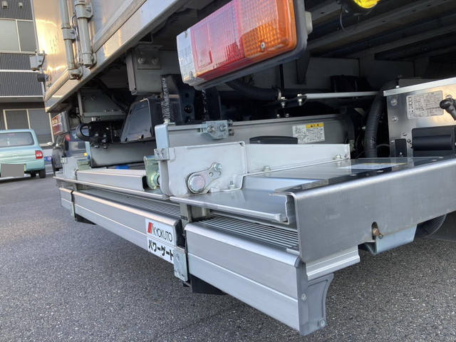 日野デュトロアルミバン小型（2t・3t）[写真27]