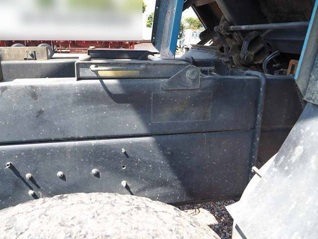 いすゞギガダンプ大型（10t）[写真26]