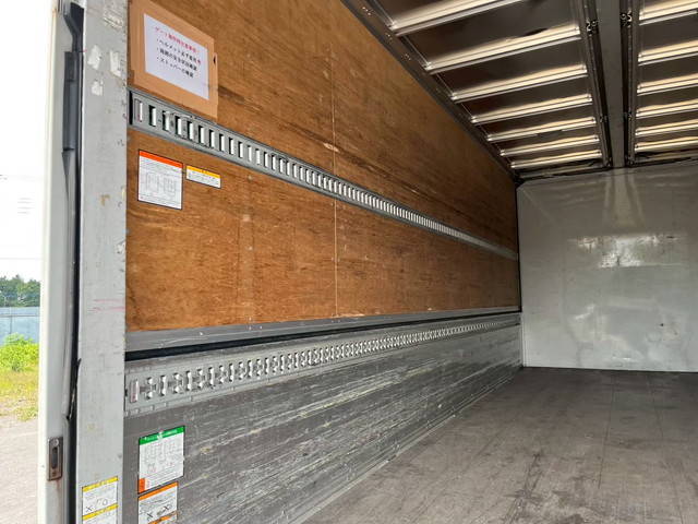 いすゞフォワードアルミウイング中型（4t）[写真10]