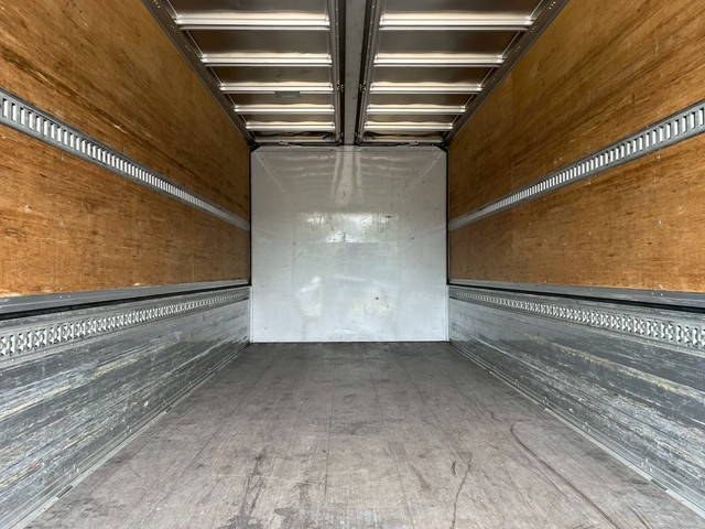 いすゞフォワードアルミウイング中型（4t）[写真11]