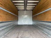 いすゞフォワードアルミウイング中型（4t）[写真12]