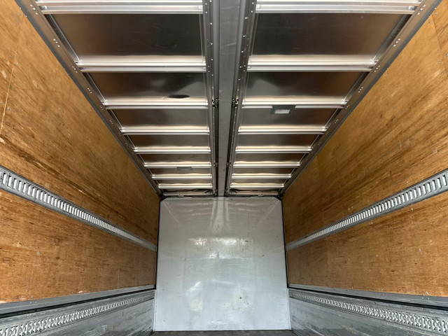 いすゞフォワードアルミウイング中型（4t）[写真12]