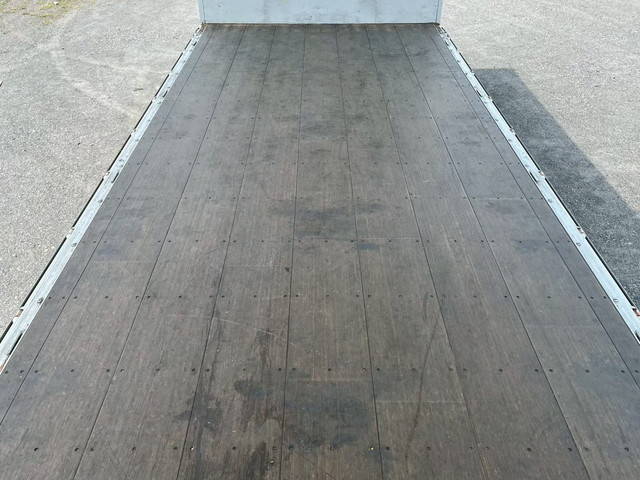 いすゞフォワードアルミウイング中型（4t）[写真16]