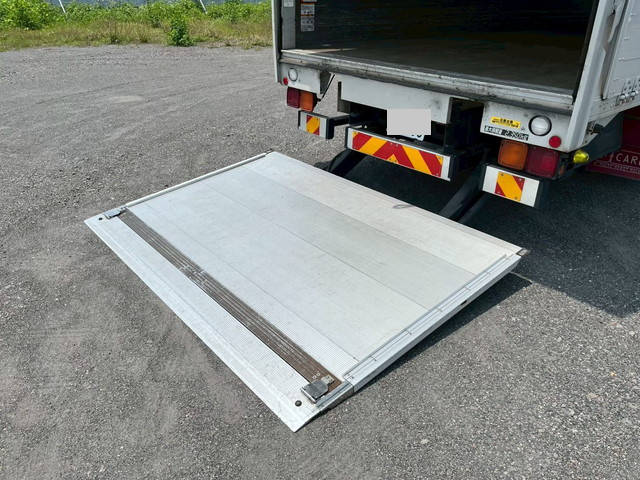 いすゞフォワードアルミウイング中型（4t）[写真08]