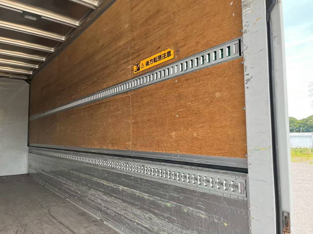 いすゞフォワードアルミウイング中型（4t）[写真09]