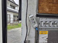 三菱ふそうキャンターアルミウイング小型（2t・3t）[写真12]