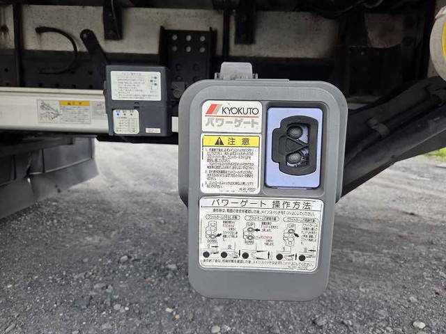 三菱ふそうキャンターアルミウイング小型（2t・3t）[写真16]