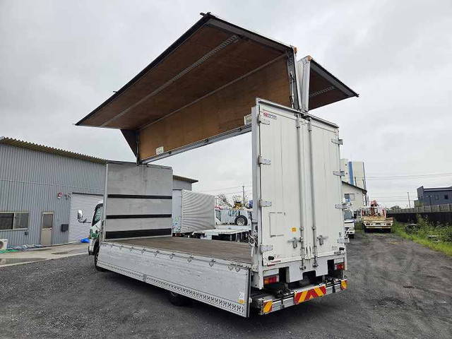 三菱ふそうキャンターアルミウイング小型（2t・3t）[写真02]