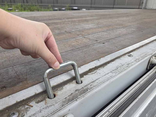 三菱ふそうキャンターアルミウイング小型（2t・3t）[写真23]