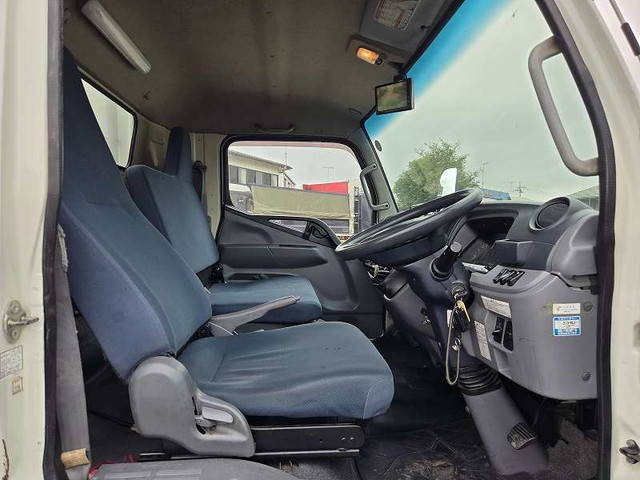 三菱ふそうキャンターアルミウイング小型（2t・3t）[写真34]