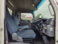 三菱ふそうキャンターアルミウイング小型（2t・3t）[写真35]