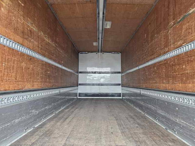 三菱ふそうキャンターアルミウイング小型（2t・3t）[写真09]