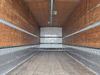 三菱ふそうキャンターアルミウイング小型（2t・3t）[写真10]