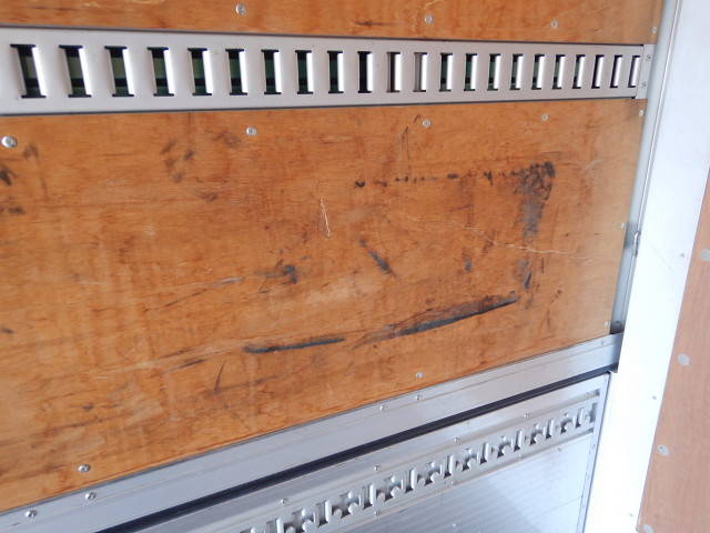 日野レンジャーアルミウイング中型（4t）[写真37]