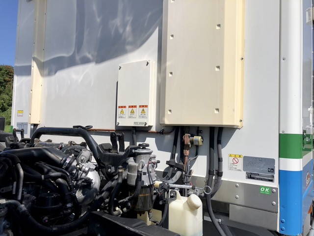 いすゞフォワード冷凍車（冷蔵車）中型（4t）[写真11]