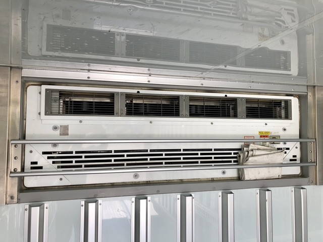 いすゞフォワード冷凍車（冷蔵車）中型（4t）[写真17]