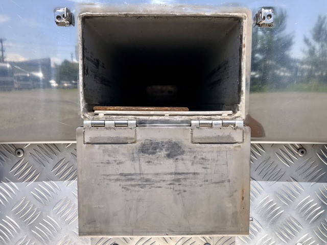 いすゞフォワード冷凍車（冷蔵車）中型（4t）[写真19]