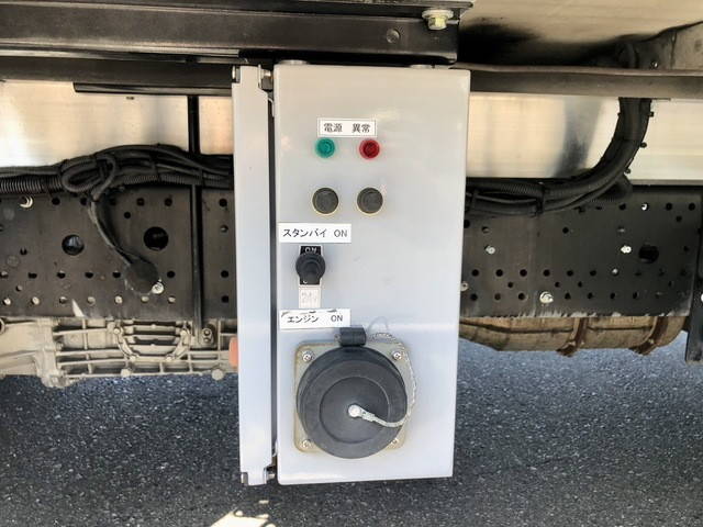 いすゞフォワード冷凍車（冷蔵車）中型（4t）[写真23]