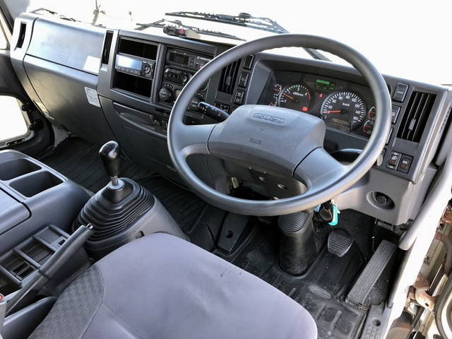 いすゞフォワード冷凍車（冷蔵車）中型（4t）[写真31]