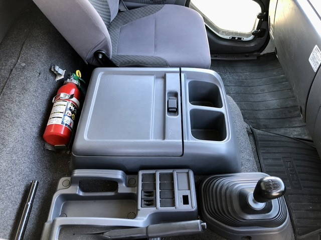 いすゞフォワード冷凍車（冷蔵車）中型（4t）[写真32]