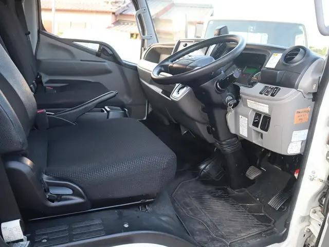 三菱ふそうキャンターアルミバン小型（2t・3t）[写真28]