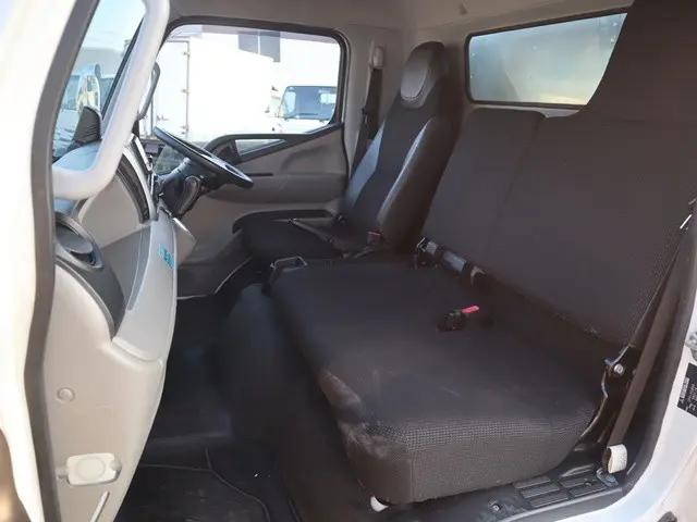 三菱ふそうキャンターアルミバン小型（2t・3t）[写真31]