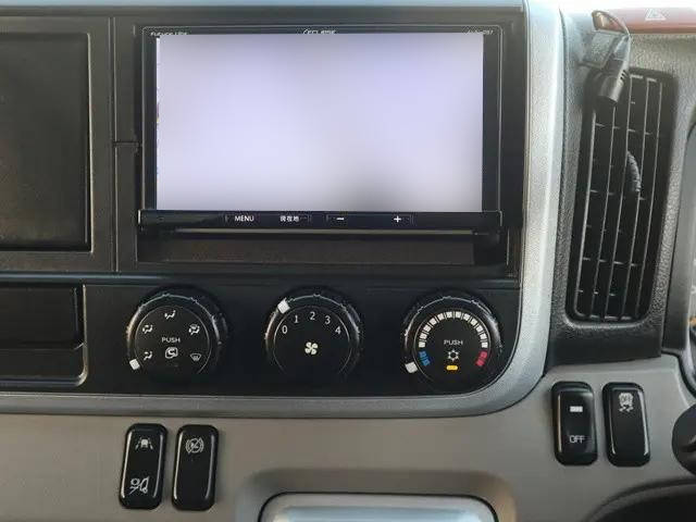 三菱ふそうキャンターアルミバン小型（2t・3t）[写真34]