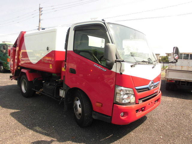 日野デュトロパッカー車（塵芥車）2013年(平成25年)TQG-XKU700M