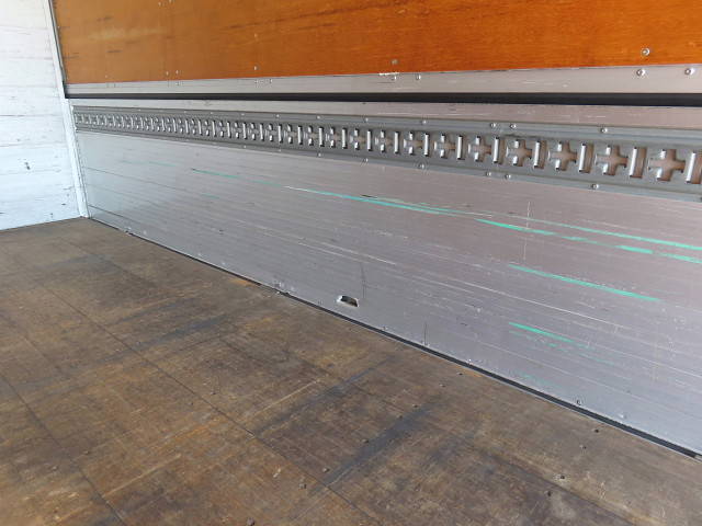 日野レンジャーアルミウイング中型（4t）[写真28]