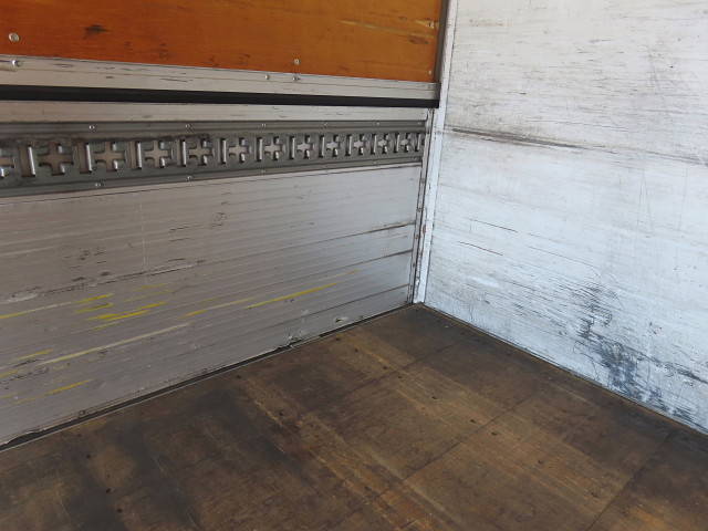 日野レンジャーアルミウイング中型（4t）[写真30]