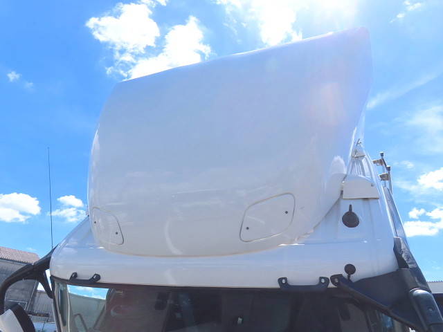 三菱ふそうスーパーグレートアルミウイング大型（10t）[写真12]