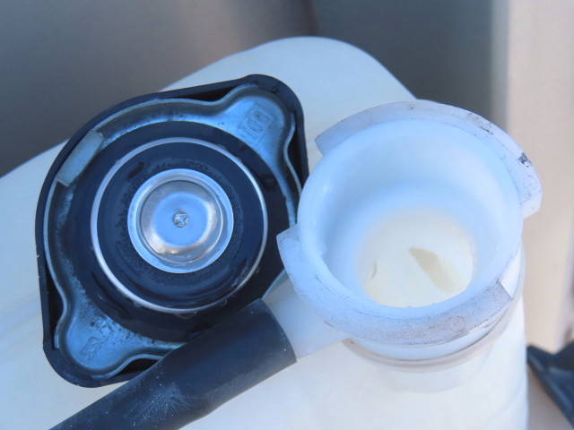 三菱ふそうスーパーグレートアルミウイング大型（10t）[写真24]