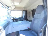 三菱ふそうスーパーグレートアルミウイング大型（10t）[写真27]