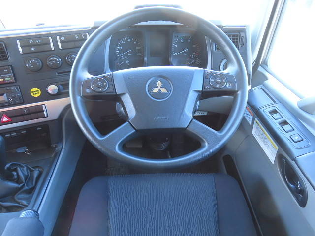 三菱ふそうスーパーグレートアルミウイング大型（10t）[写真28]