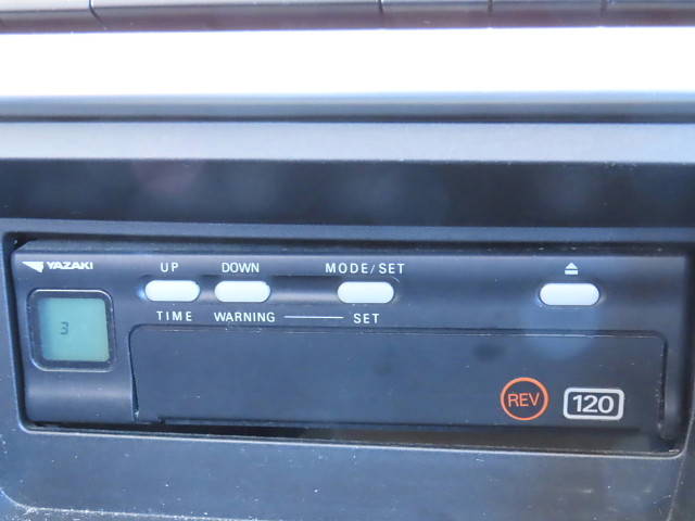 三菱ふそうスーパーグレートアルミウイング大型（10t）[写真30]