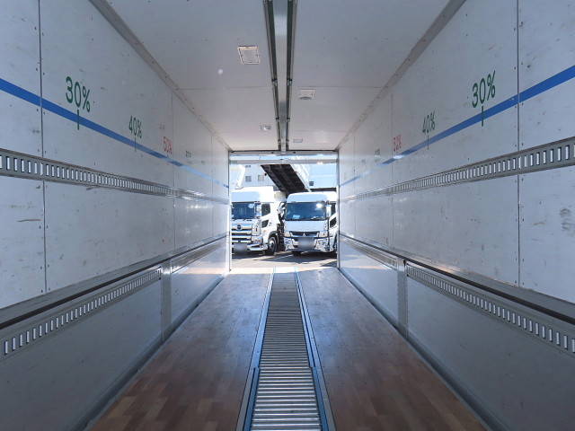 三菱ふそうスーパーグレートアルミウイング大型（10t）[写真09]