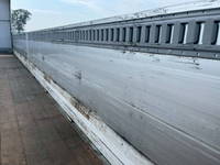 三菱ふそうスーパーグレートアルミウイング大型（10t）[写真16]