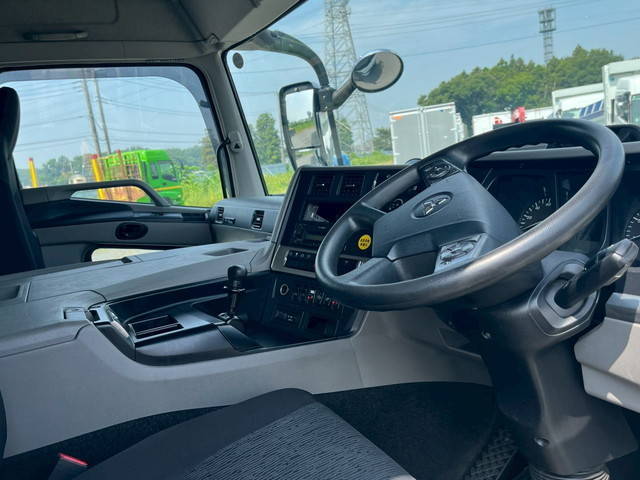 三菱ふそうスーパーグレートアルミウイング大型（10t）[写真24]