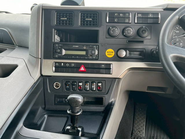 三菱ふそうスーパーグレートアルミウイング大型（10t）[写真25]