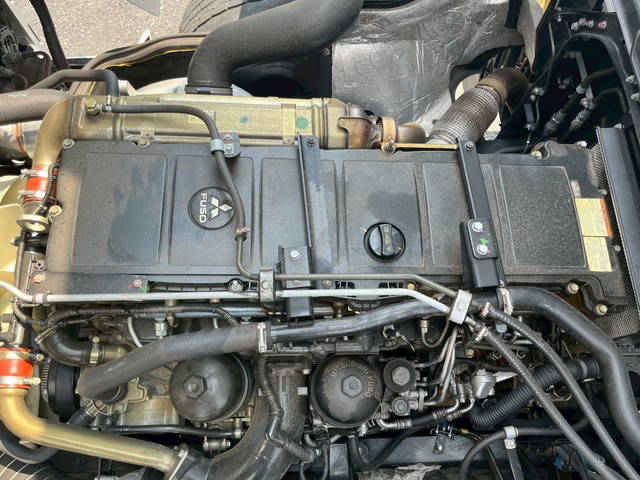 三菱ふそうスーパーグレートアルミウイング大型（10t）[写真30]